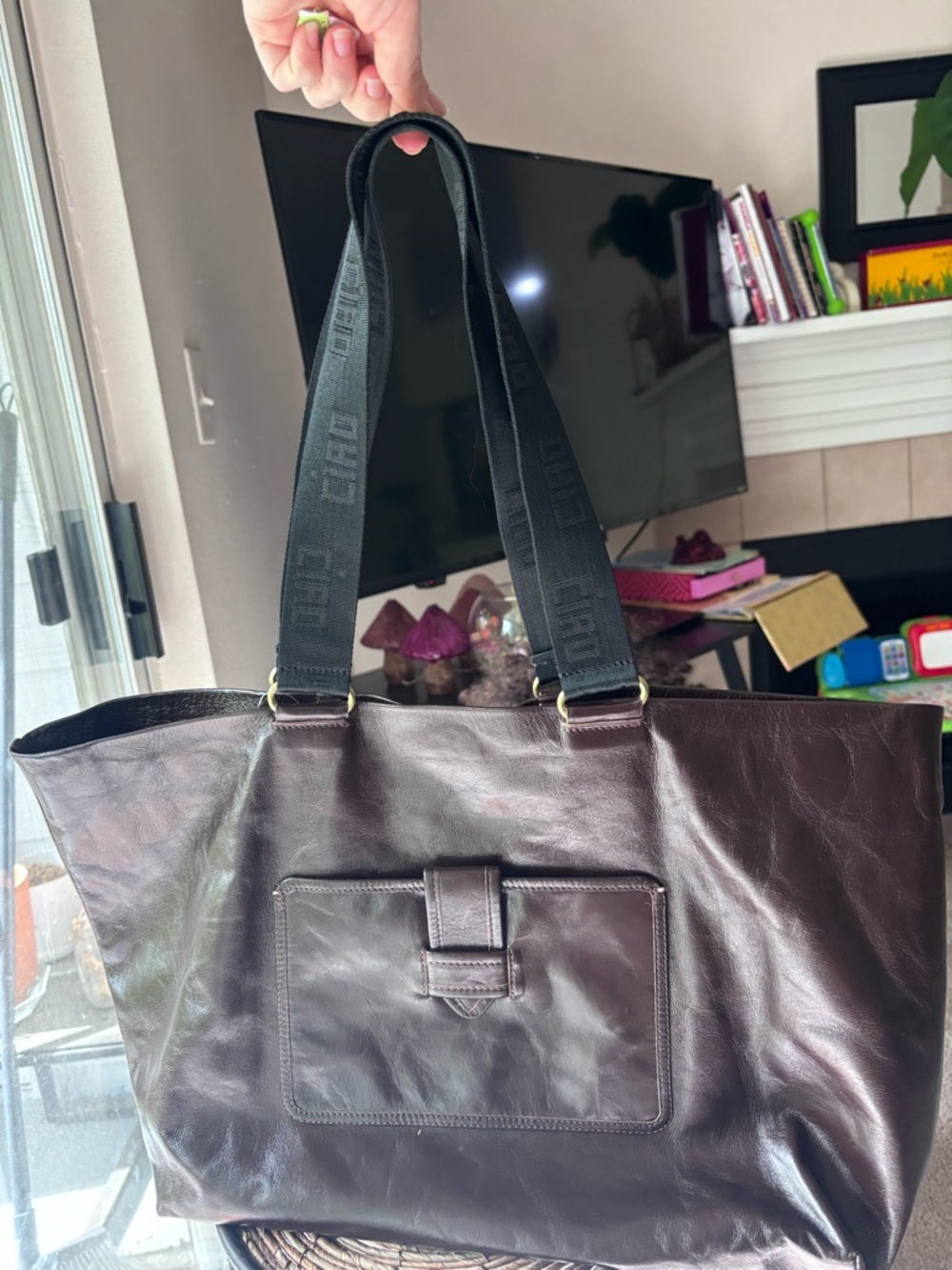 Clare v. Grande Bateau Tote